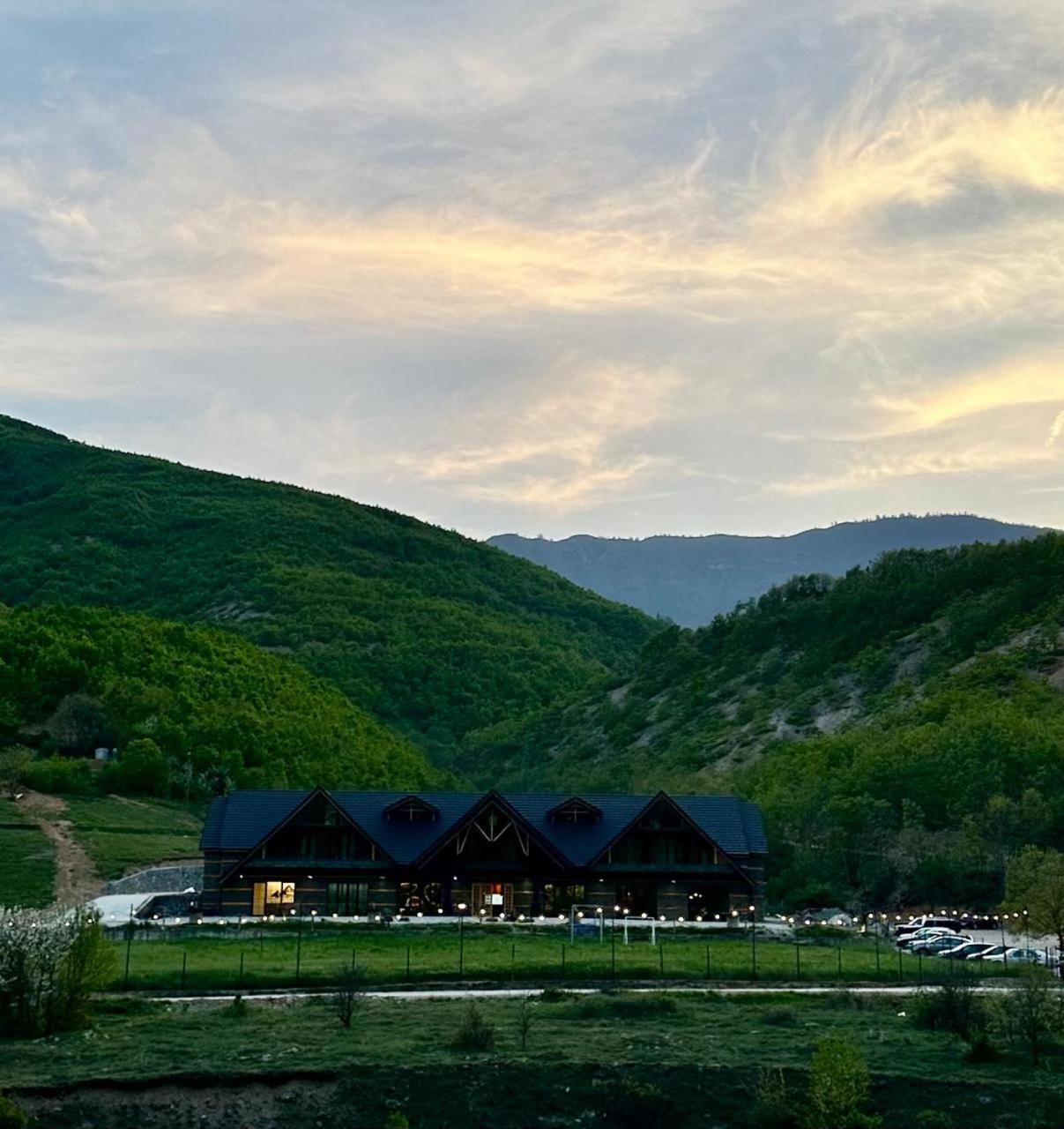 Hotel Troja - & Restaurant 4*