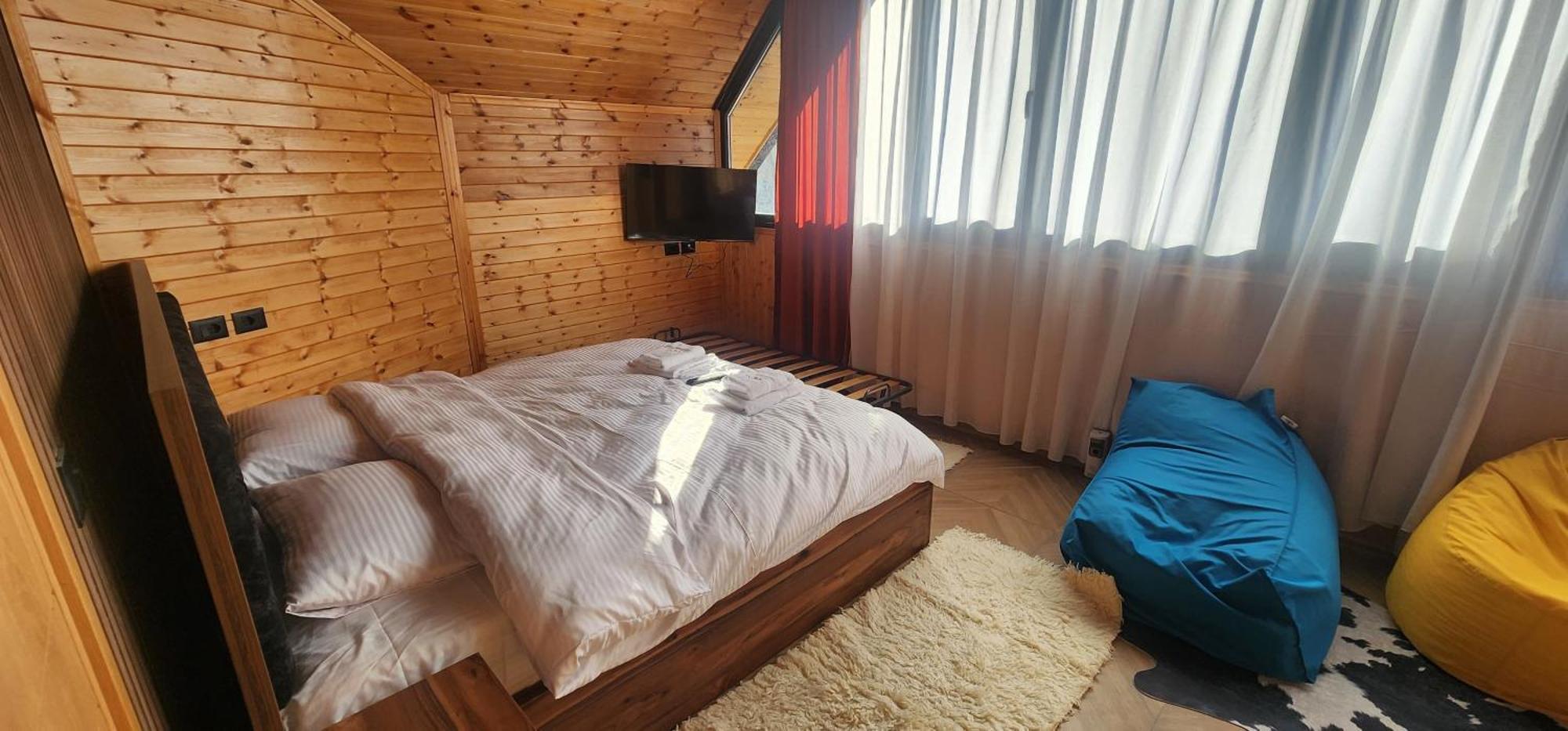 Troja - & Restaurant Hotel Shupenze